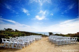San Diego Wedding Photographer: Photo of Torrey Pines State Natural Reserve Wedding Ceremony overlooking the ocean