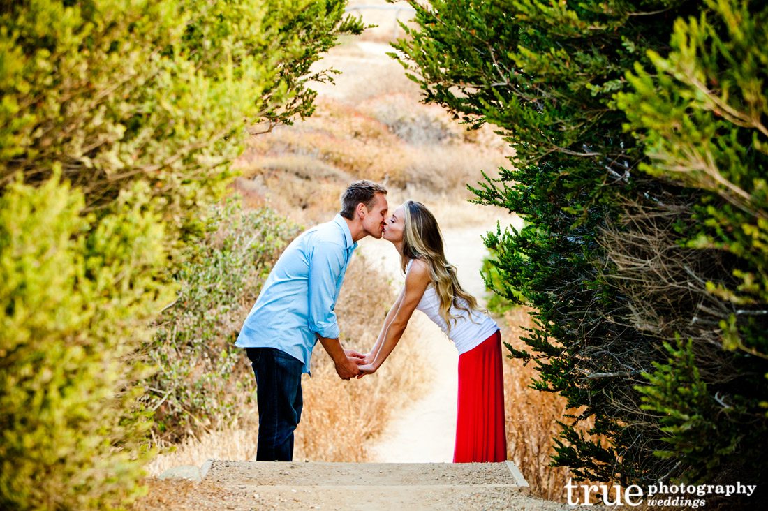 Engagement-Photo-Shoot-at-Sunset-Cliffs-