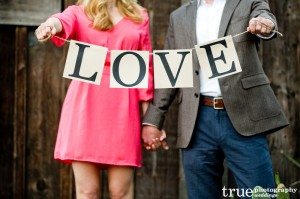 San-Diego-Wedding-Photography-with-LOVE-sign