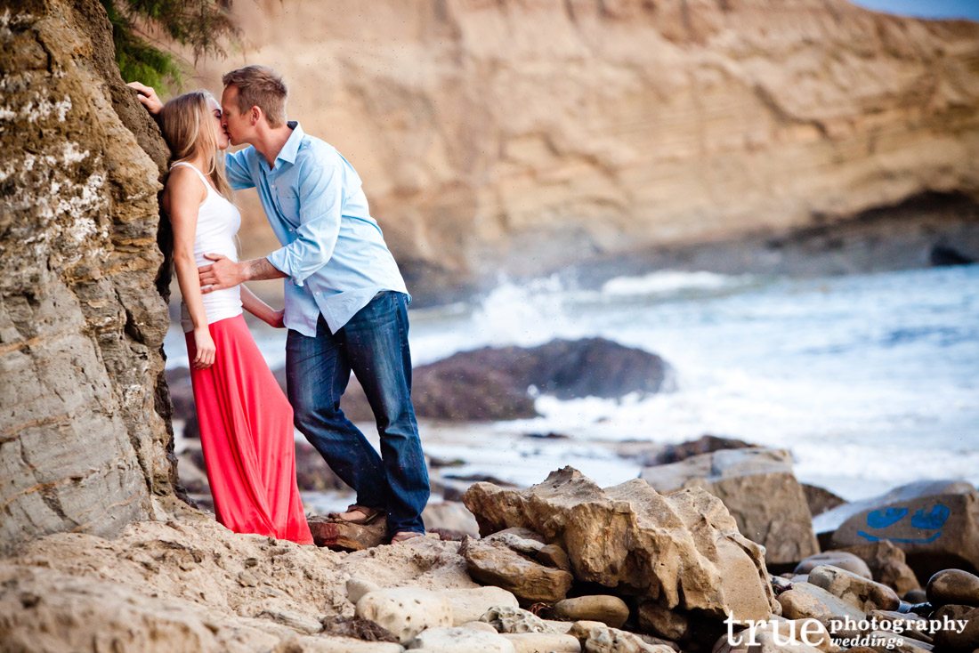 Sunset-Cliffs-Engagement-Photos-