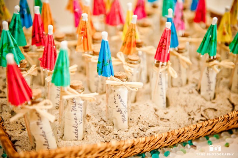 Message in a bottle as place settings