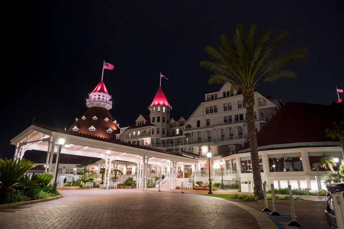 True Photography captures Hotel Del Coronado at night