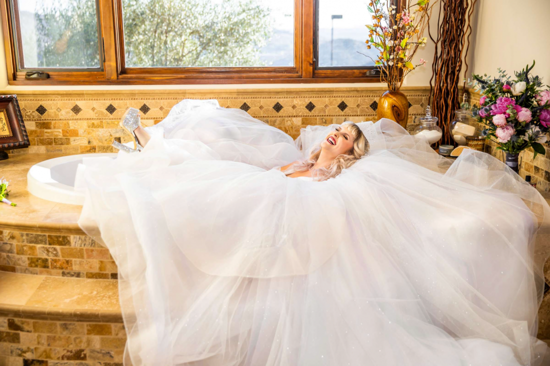 perfecting your wedding photo timeline so you can relax, photographed by True Photography