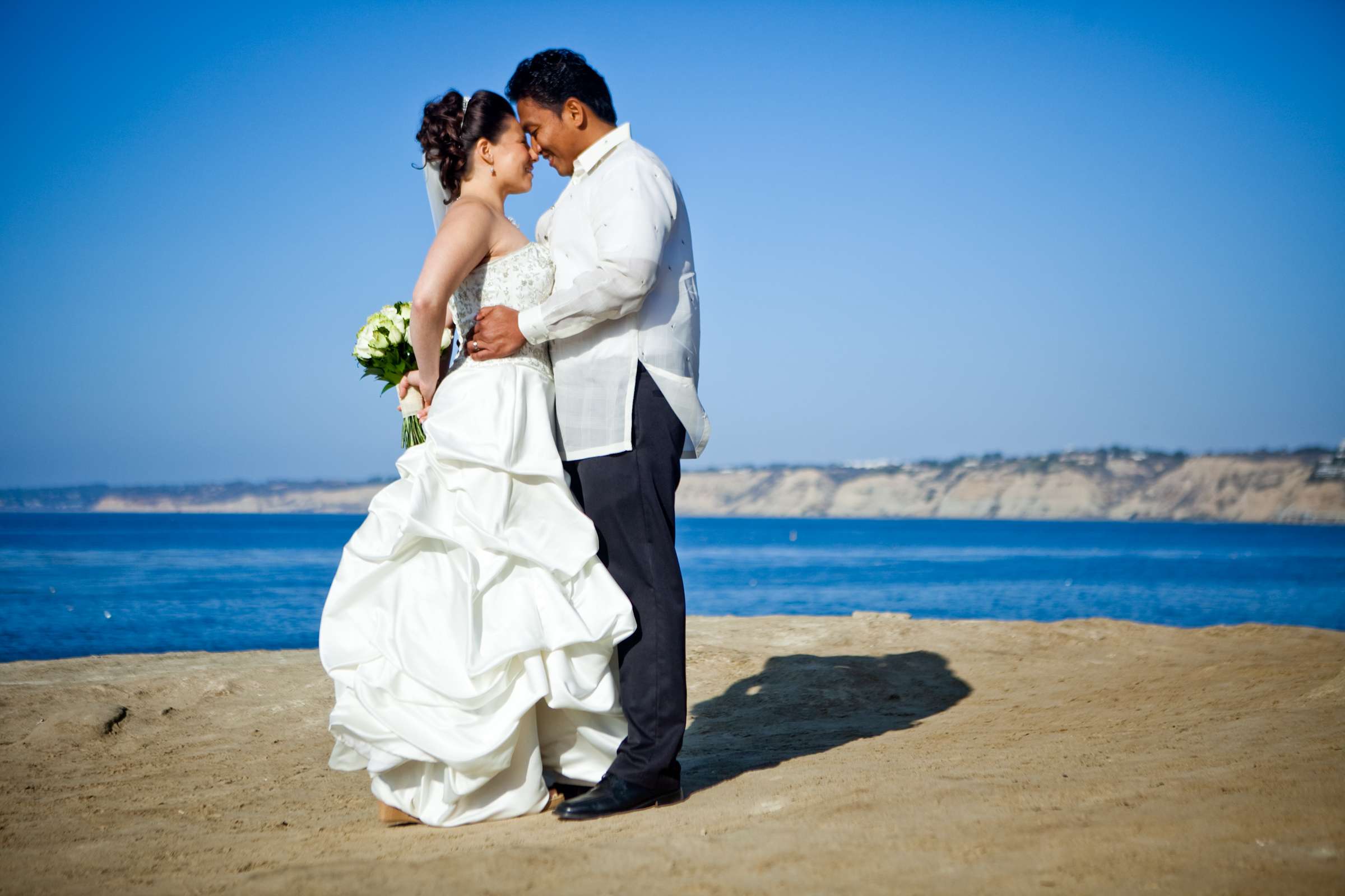 La Jolla Woman's Club Wedding, Desiree and Alonto Wedding Photo #6 by True Photography