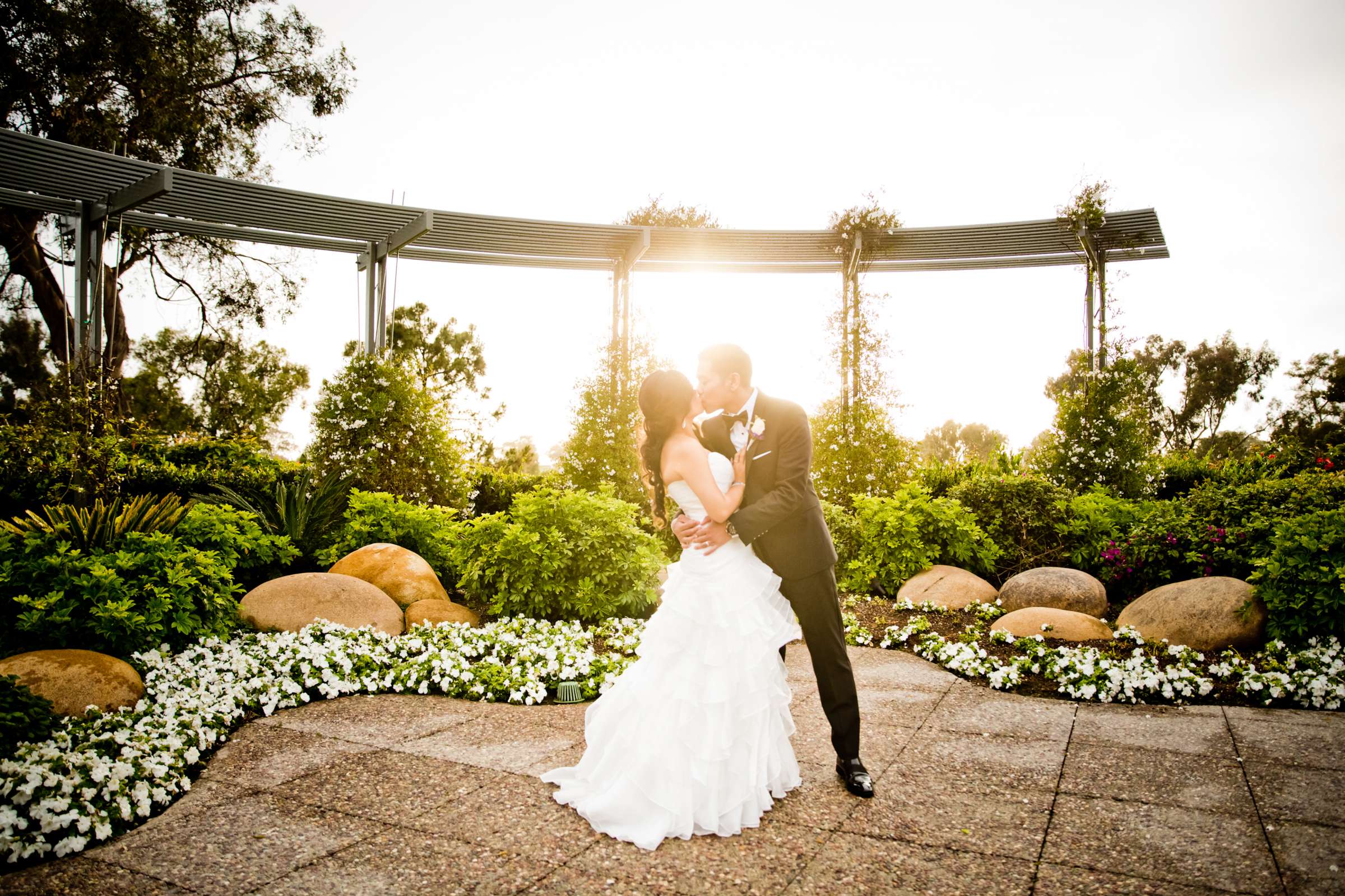 Hilton La Jolla Torrey Pines Wedding coordinated by Lavish Weddings, Muriel and Michael Wedding Photo #9 by True Photography