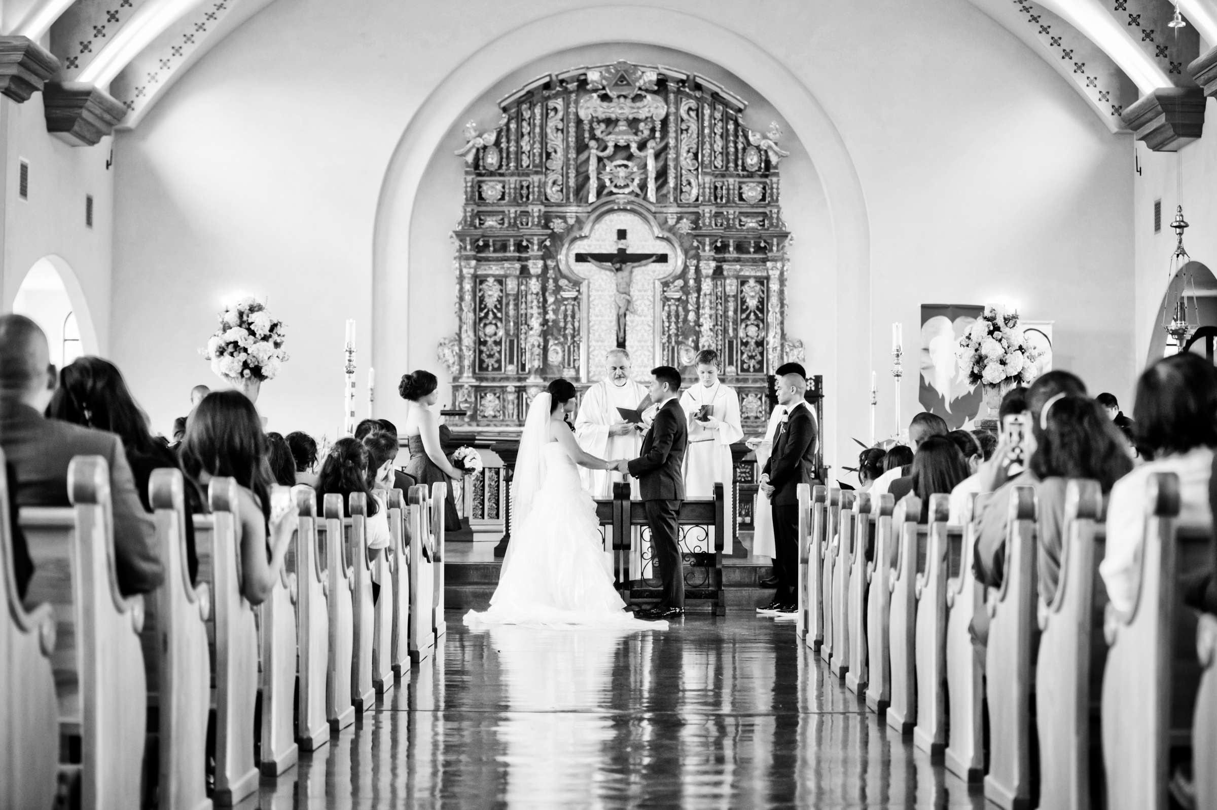 Hilton La Jolla Torrey Pines Wedding coordinated by Lavish Weddings, Muriel and Michael Wedding Photo #26 by True Photography