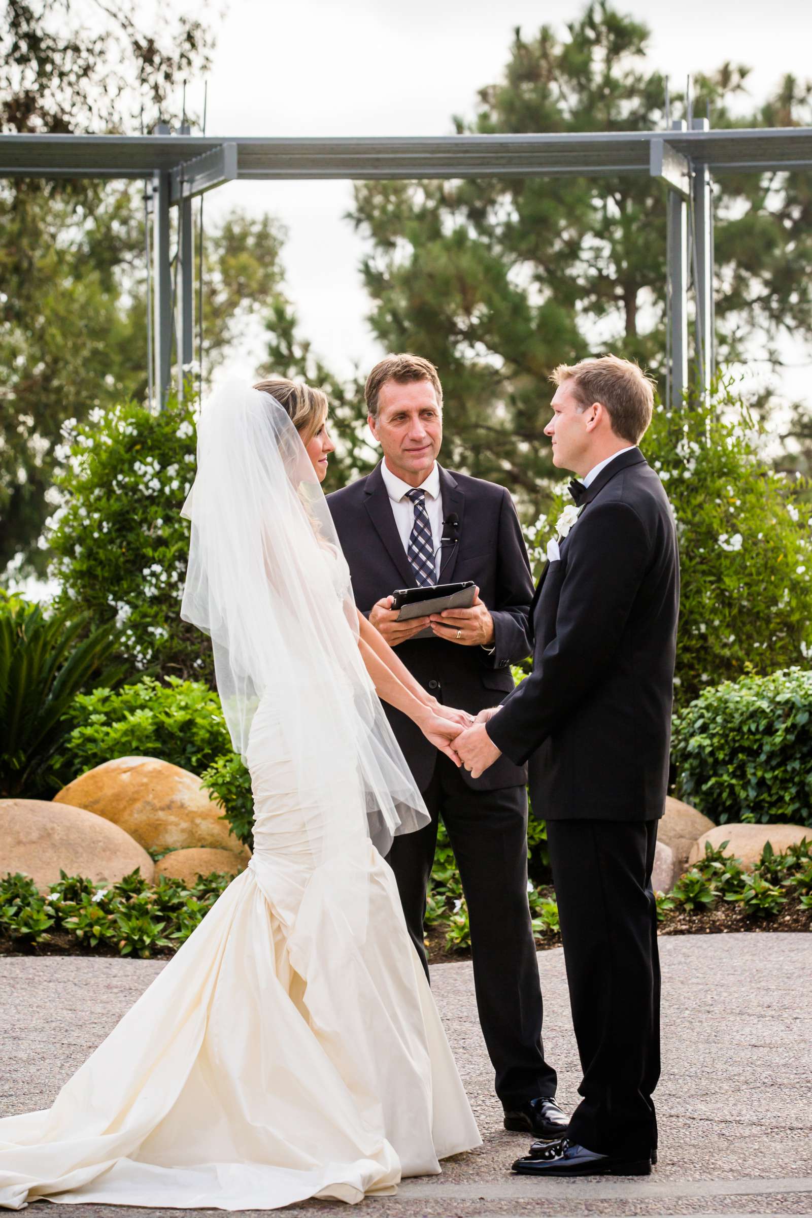 Hilton La Jolla Torrey Pines Wedding coordinated by First Comes Love Weddings & Events, Katherine and Scott Wedding Photo #164716 by True Photography