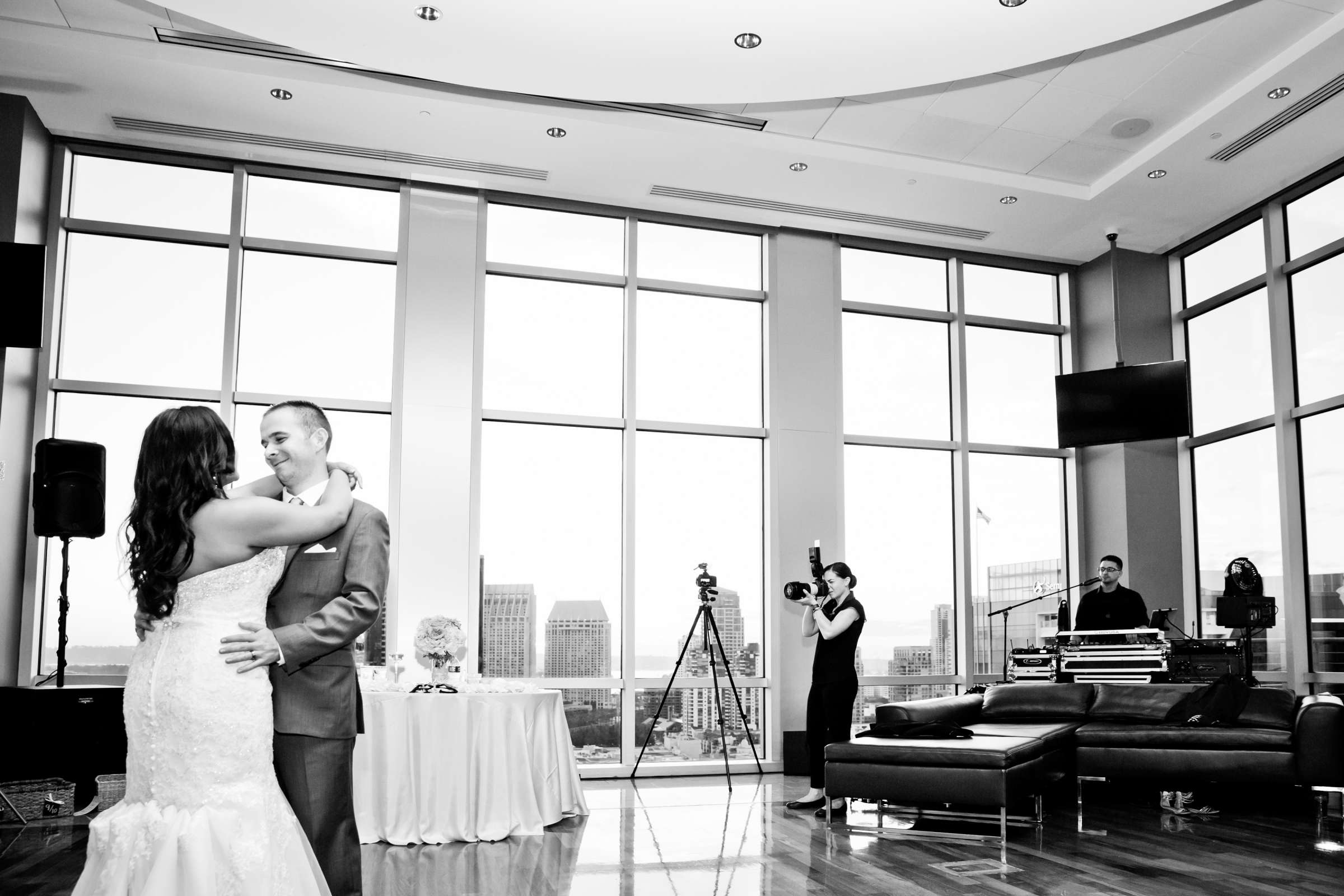 Ultimate Skybox Wedding, Rachel and Sean Wedding Photo #171921 by True Photography