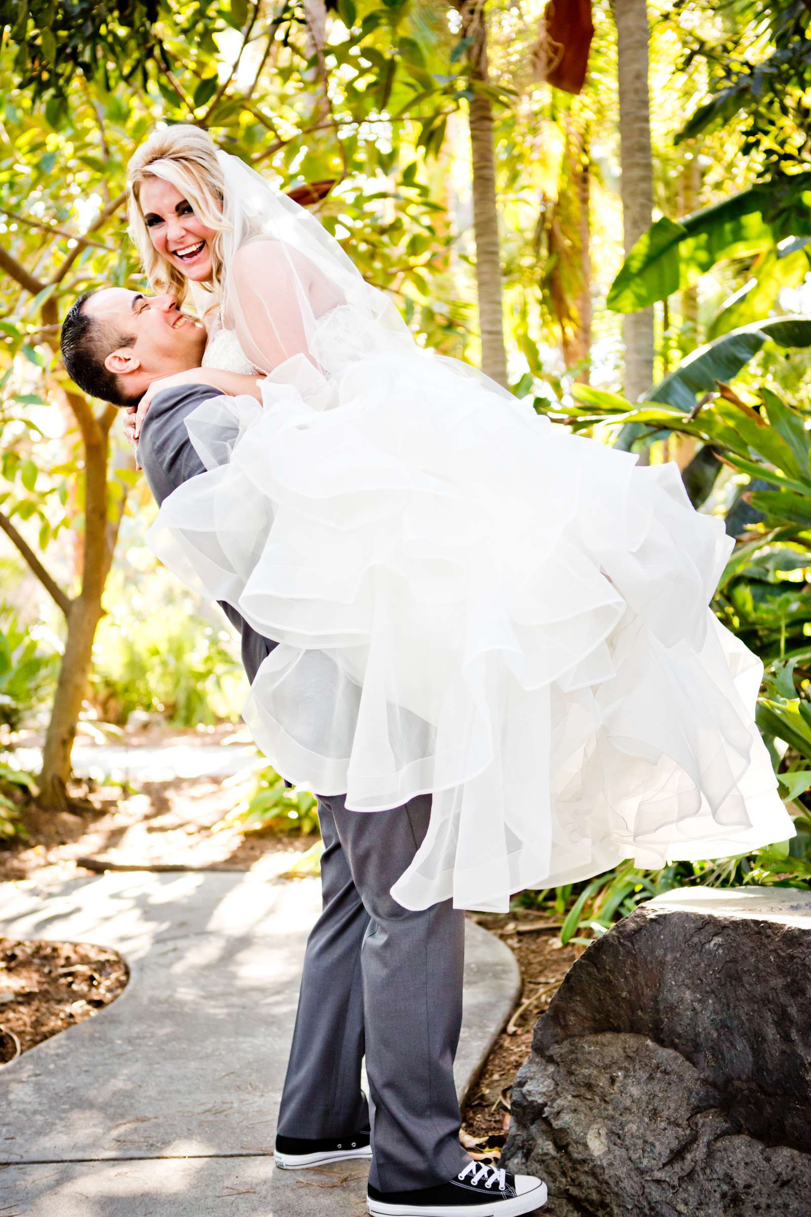 Paradise Point Wedding coordinated by Love Marks the Spot, Brittany and Adam Wedding Photo #16 by True Photography