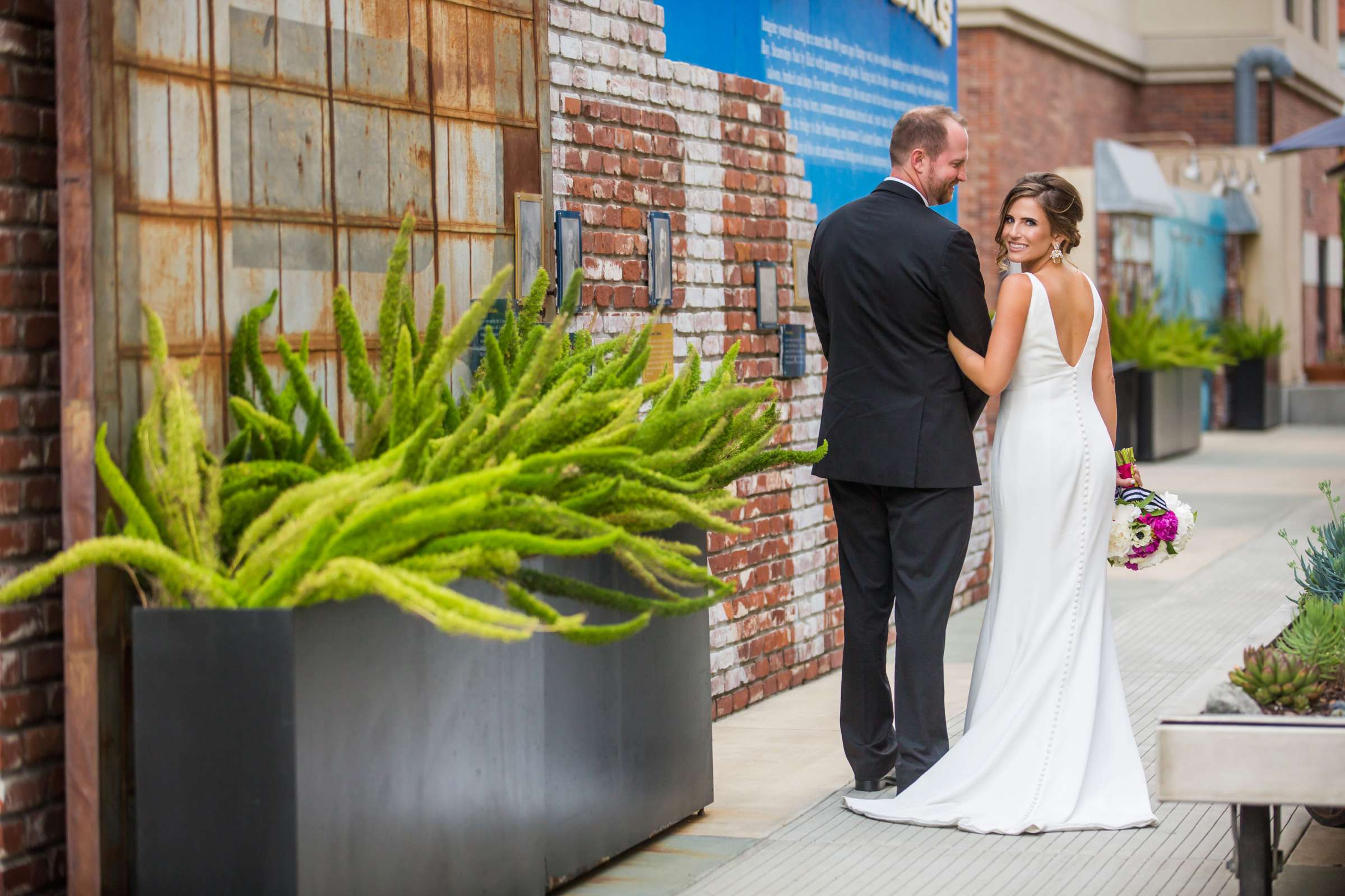 Marriott Marquis San Diego Marina Wedding coordinated by First Comes Love Weddings & Events, Lauren and Eric Wedding Photo #238065 by True Photography