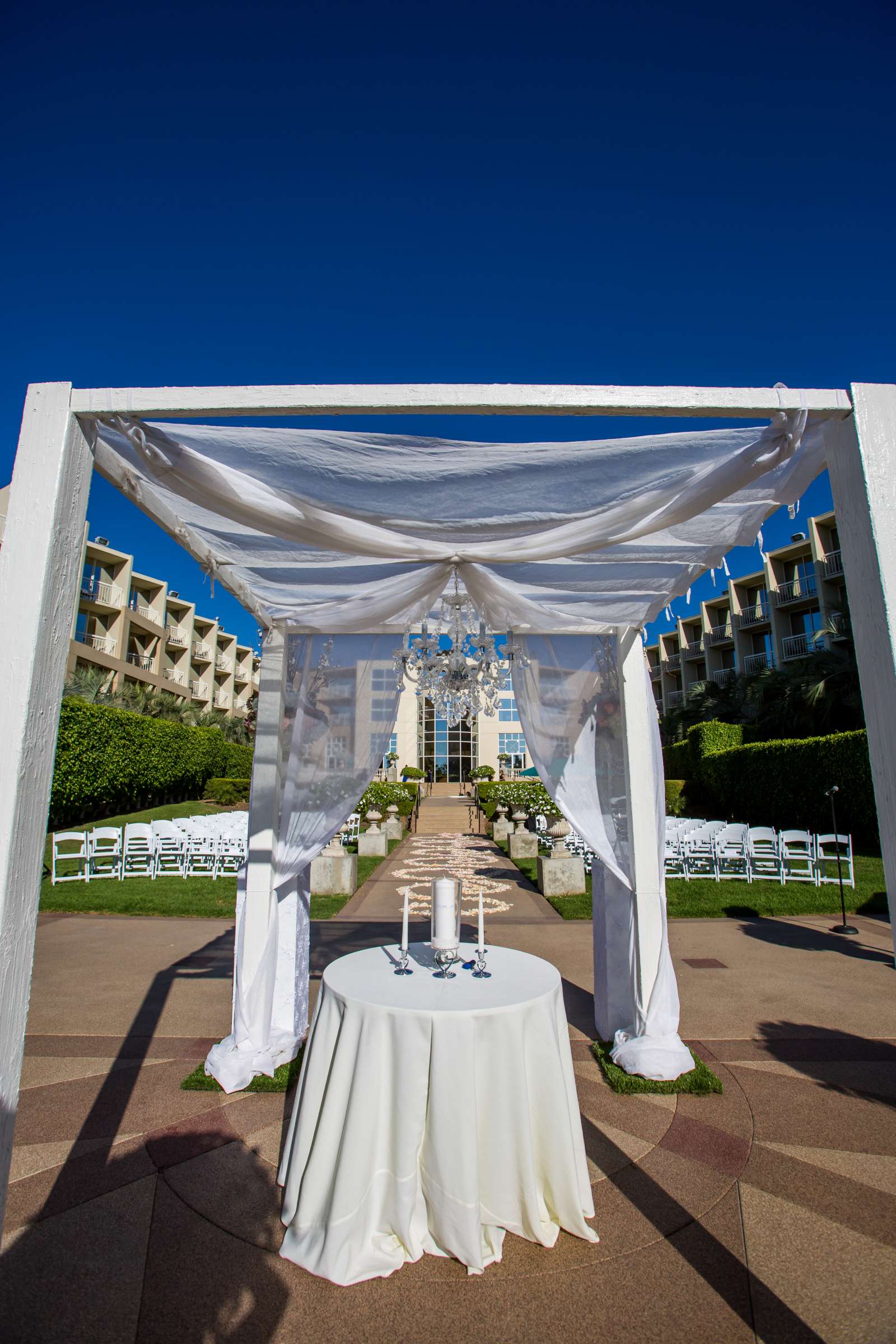 Hilton La Jolla Torrey Pines Wedding coordinated by Trendee Flowers, Gina and John Wedding Photo #183 by True Photography