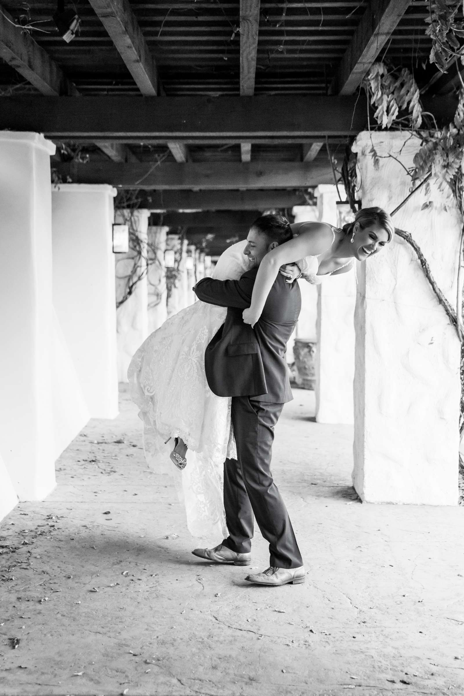 Westlake Village Inn Wedding coordinated by Cali LA Productions, Jennafer and Kylan Wedding Photo #4 by True Photography