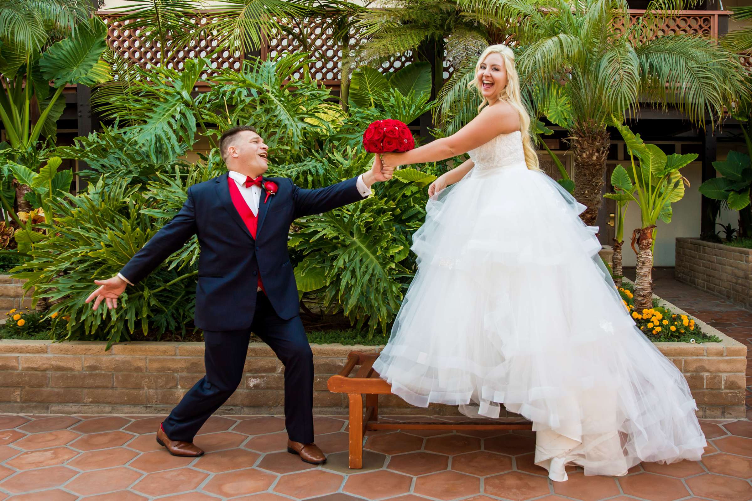 La Jolla Shores Hotel Wedding, Mia and Ethan Wedding Photo #10 by True Photography