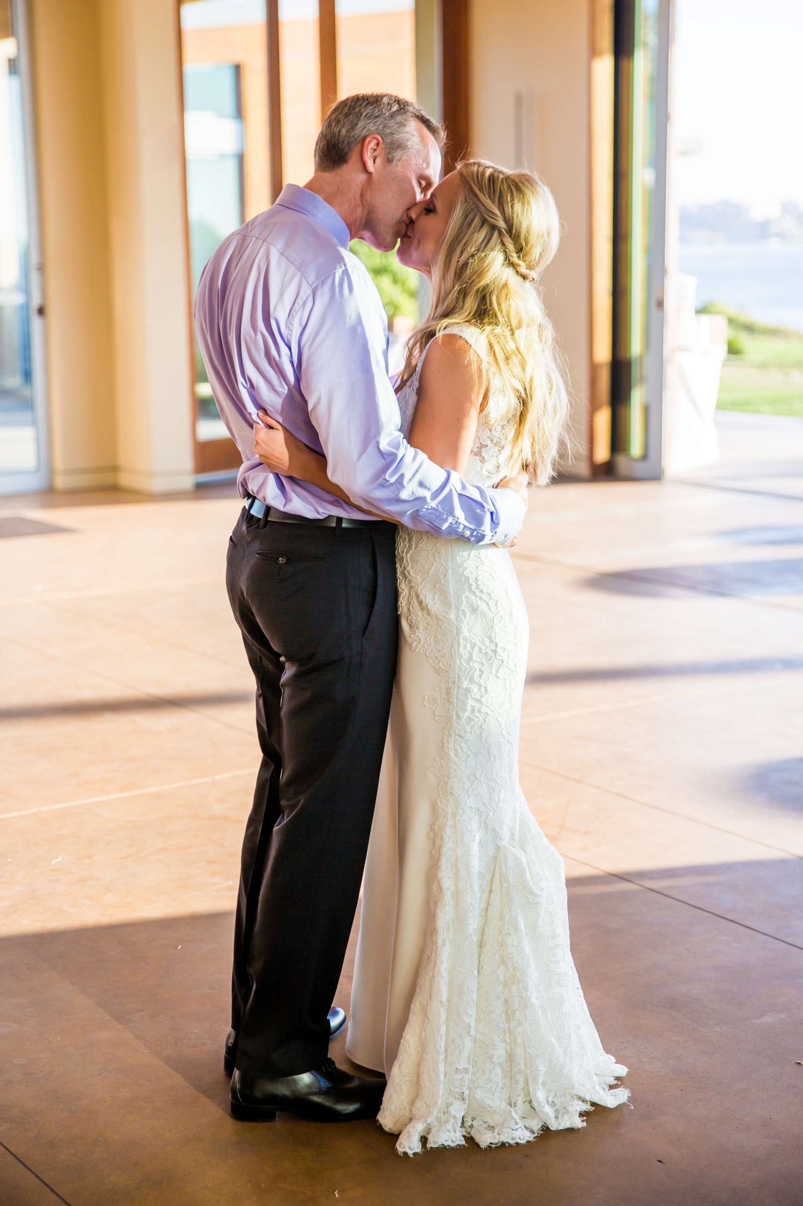 Scripps Seaside Forum Wedding coordinated by First Comes Love Weddings & Events, Christina and Sean Wedding Photo #387797 by True Photography