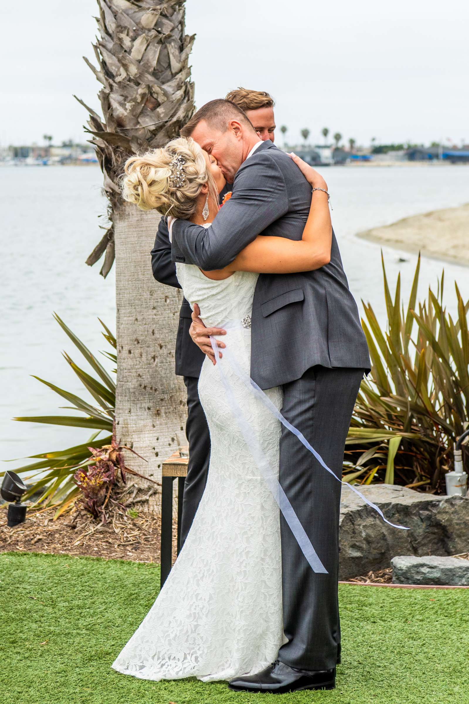 Paradise Point Wedding coordinated by Adele Meehan, Leslie and Alex Wedding Photo #473110 by True Photography