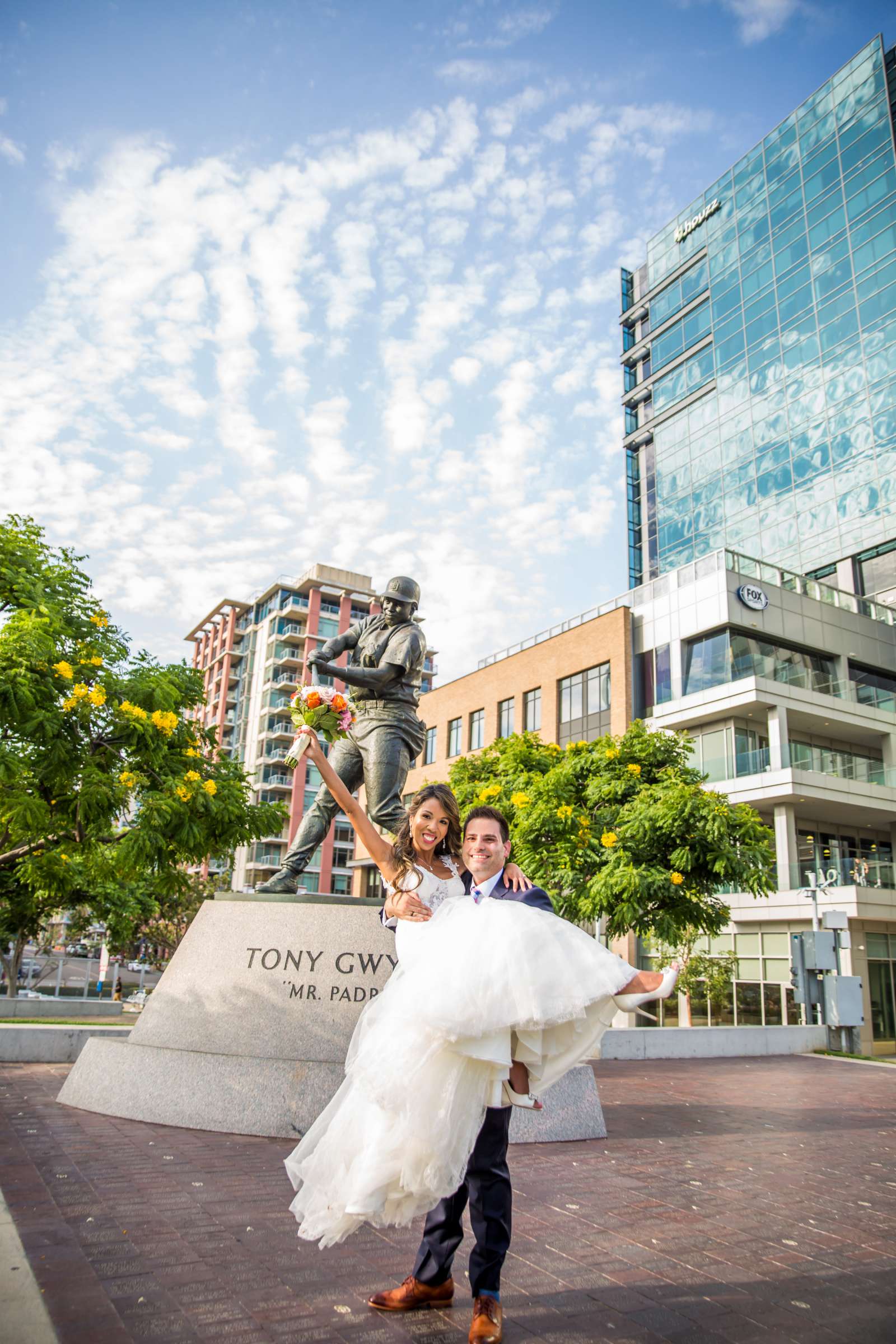 The Ultimate Skybox Wedding, Syna and Noah Wedding Photo #14 by True Photography