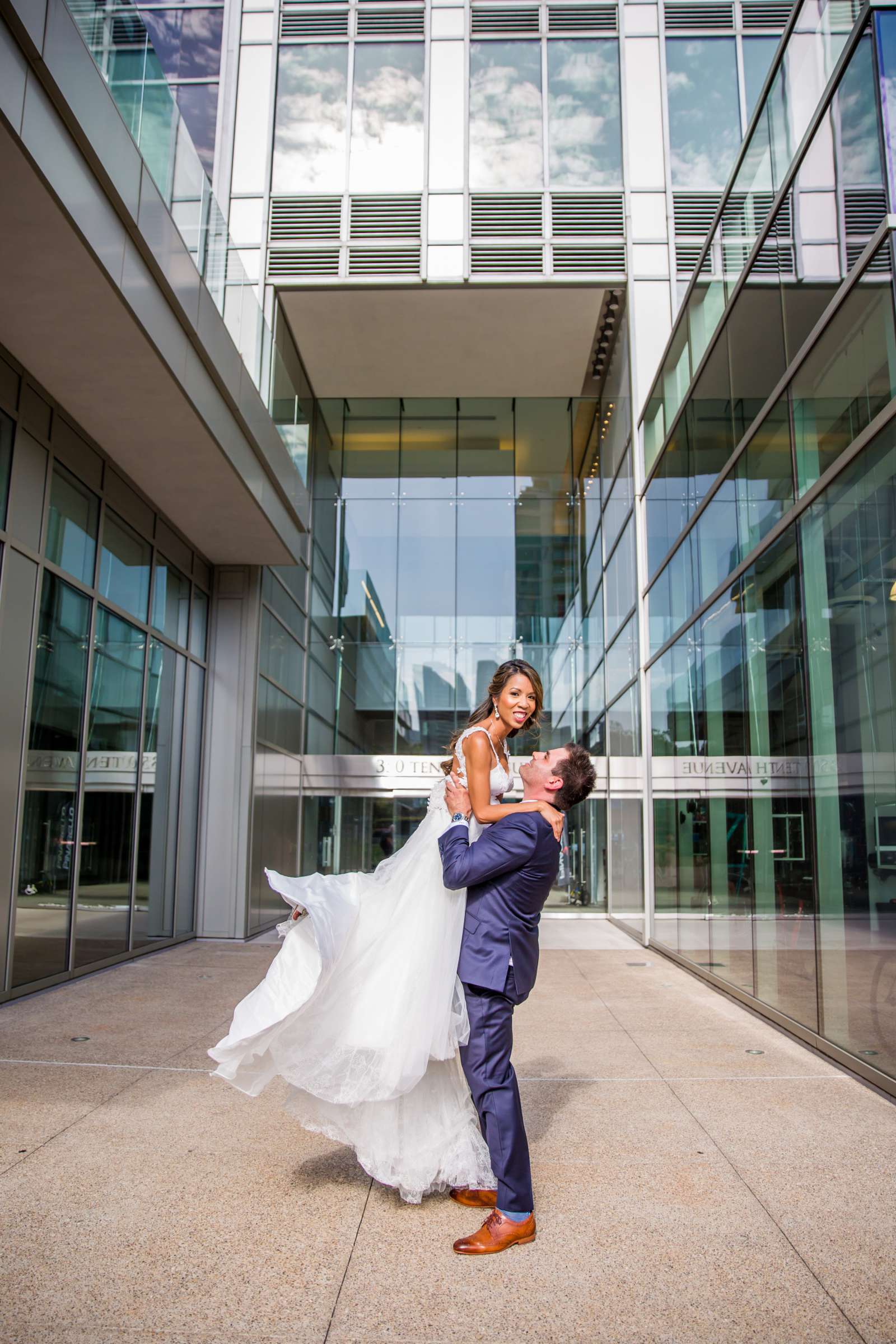 The Ultimate Skybox Wedding, Syna and Noah Wedding Photo #84 by True Photography