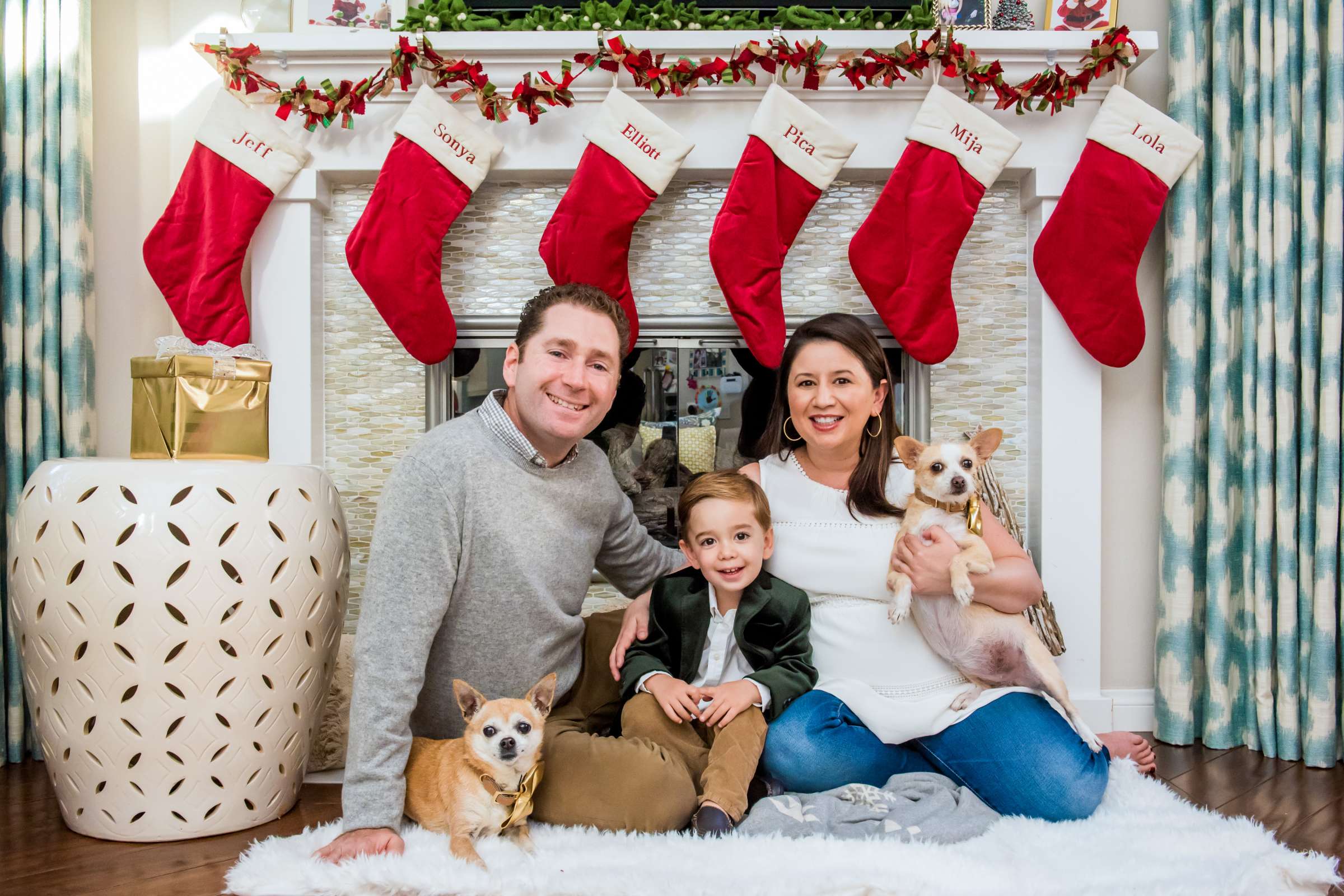 Family Portraits, Sonya and Jeff Family Dec 2018 Photo #1 by True Photography