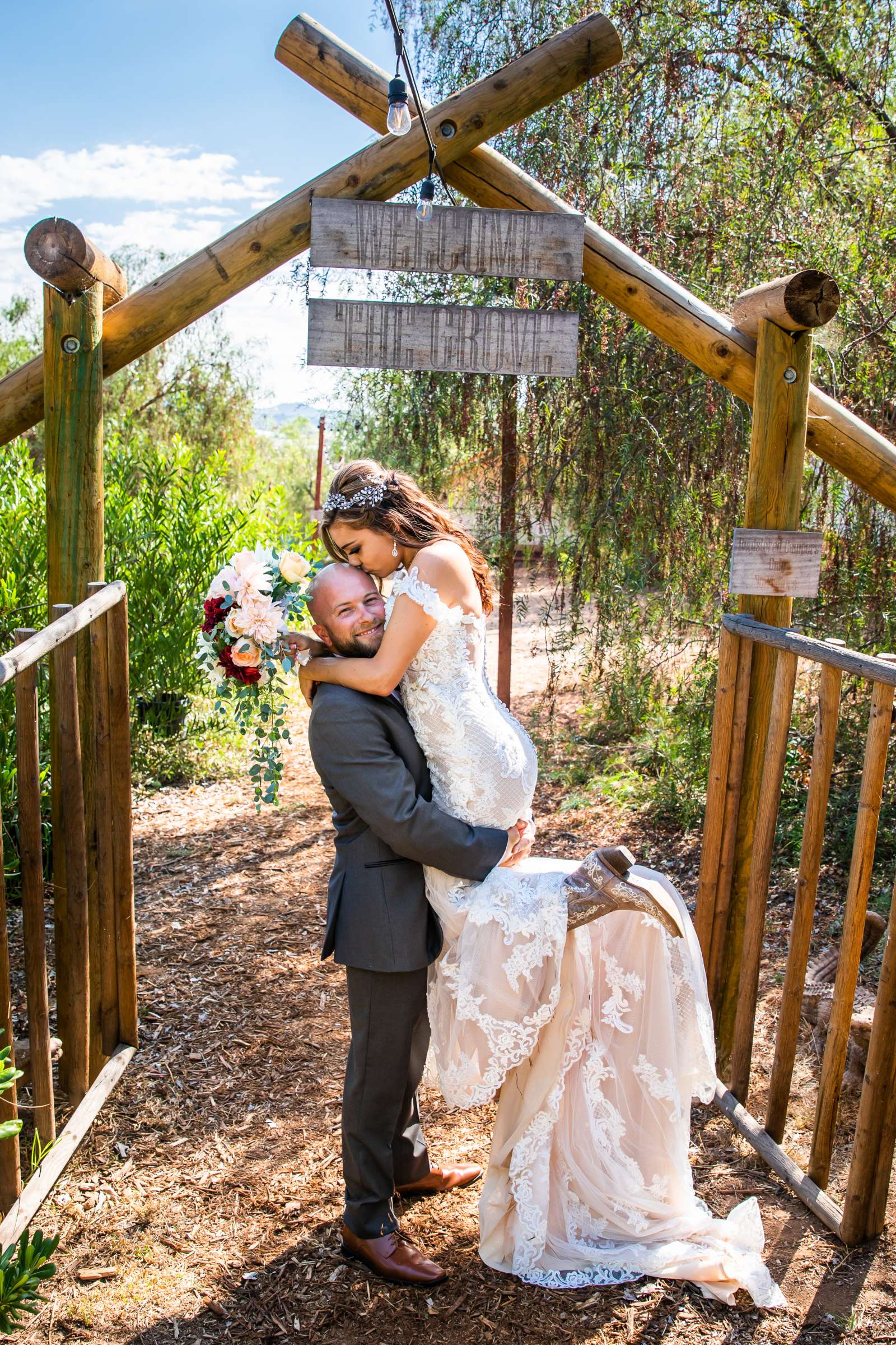 Ethereal Gardens Wedding, Amanda and Jarett Wedding Photo #8 by True Photography