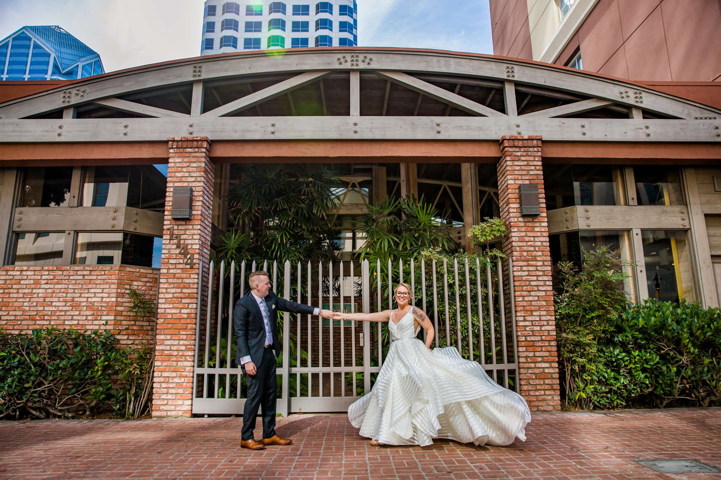 Ultimate Skybox Wedding coordinated by Creative Affairs Inc, Kelly and Brandon Wedding Photo #3 by True Photography
