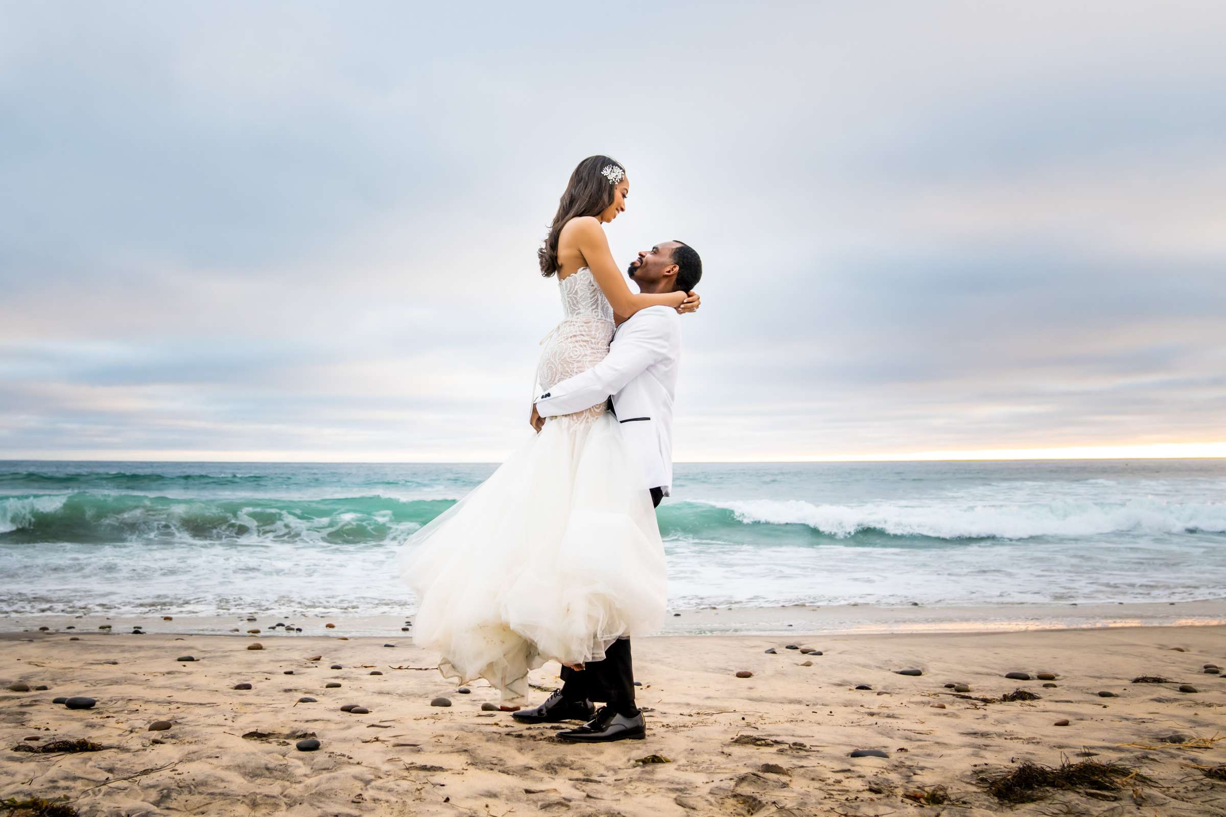 Alila Marea Beach Resort Encinitas Wedding coordinated by Lavish Weddings, T & M Wedding Photo #6 by True Photography