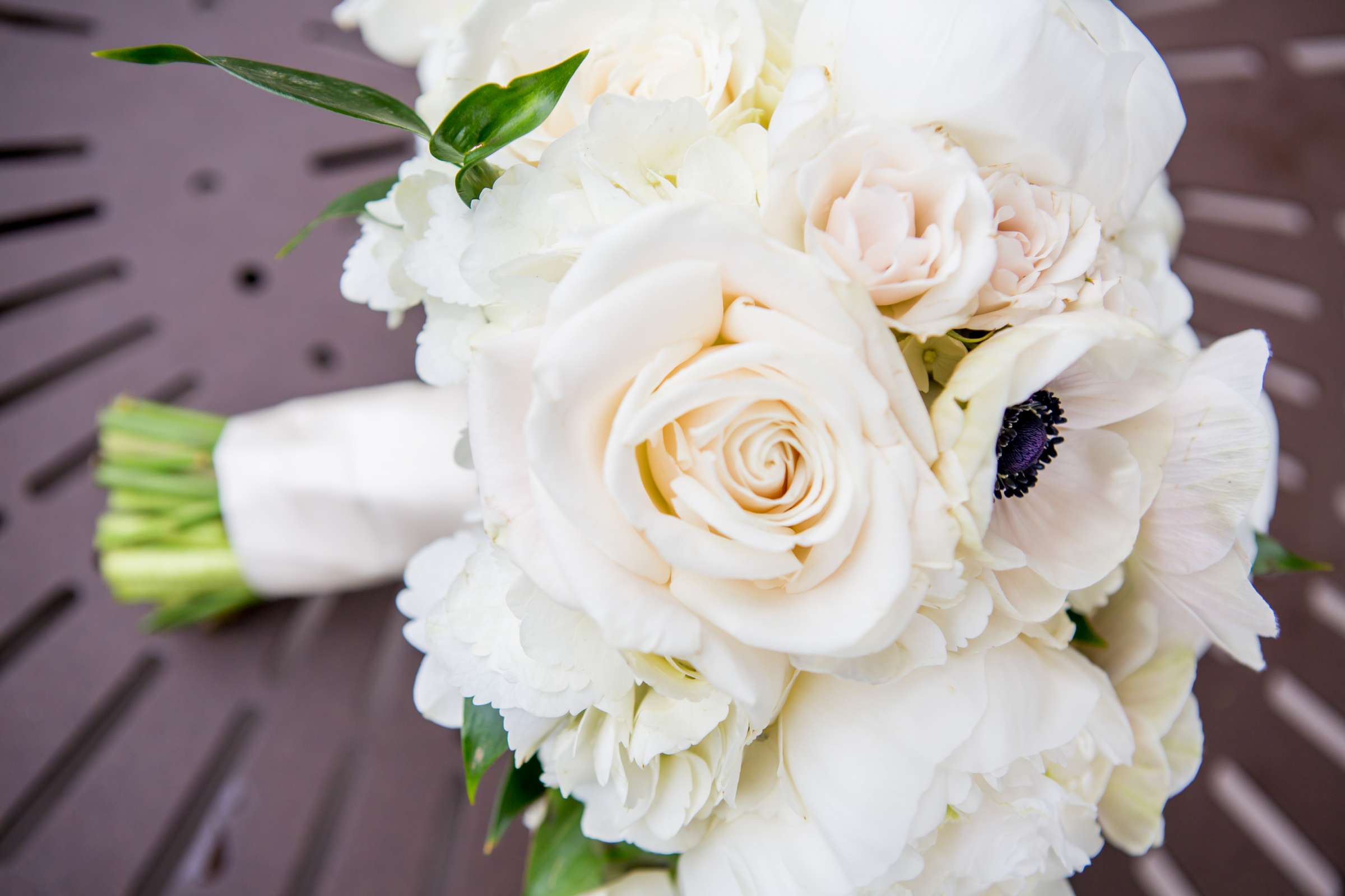 LOVIVER Artificial Victoria Rose Wedding Bridal Bouquet Flower Floral Arrangements White 