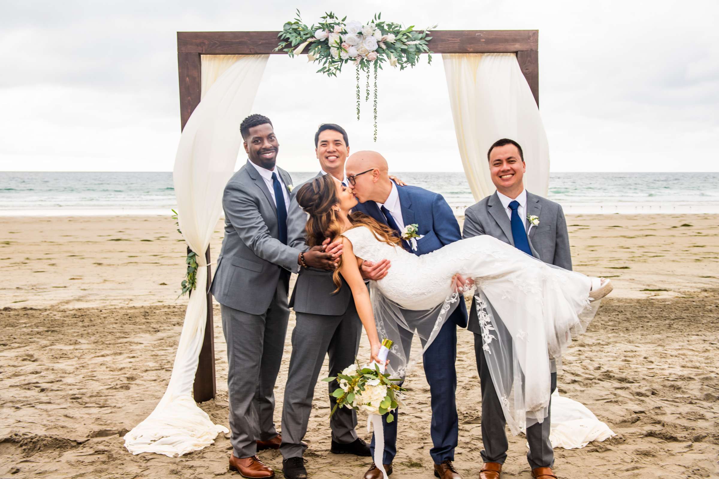 La Jolla Shores Hotel Wedding, Kim and Evan Wedding Photo #16 by True Photography